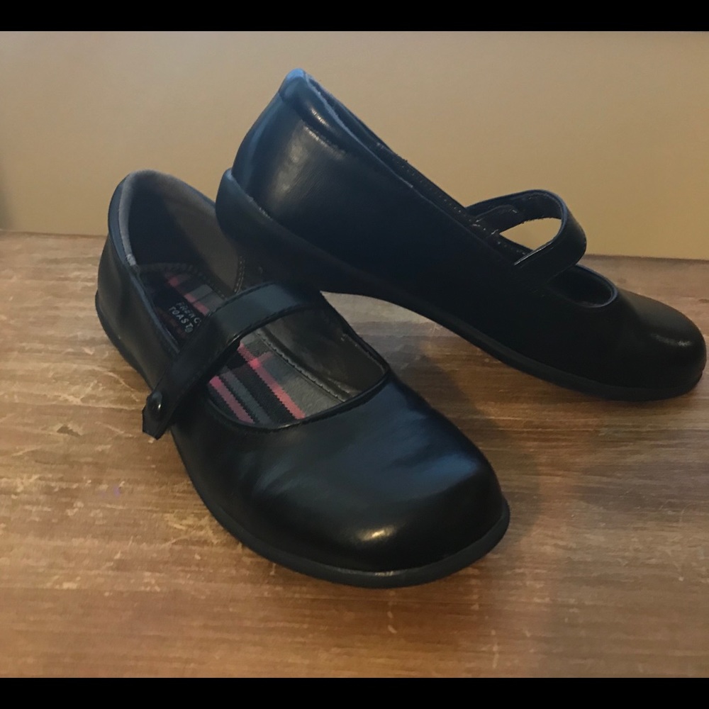 NEW IN BOX BLACK leather(faux) Mary Janes size 1.5
